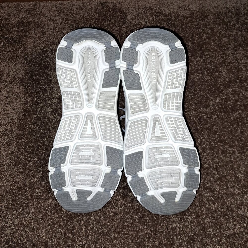 Easy Spirit Women's Maxine2 EMOVE Sneaker - Picture 4 of 9